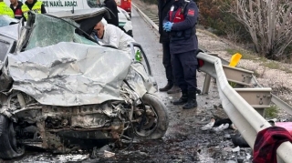 İki avtomobil toqquşub, ölənlər və yaralananlar var - FOTO 