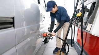 В Японии призвали водителей переходить на энергосберегающее вождение 