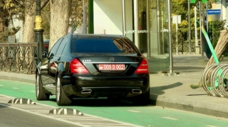 DİN diplomatik nömrəli maşınların qayda pozması ilə AÇIQLAMA YAYDI 