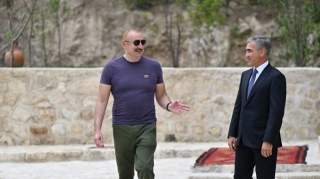 Prezident “Yasəmən” hotelin yeni korpuslarını gəzdi - FOTO