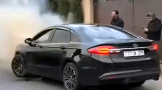 Bakıda "Ford" yanıb - VİDEO 