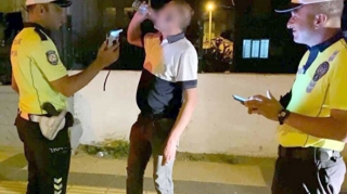 Sərxoş halda mikroavtobus sürən şəxs yol polisini aldatmaq üçün görün nələr etdi; 1300 cərimə - VİDEO 