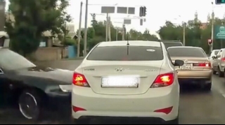 Sükanı buraxan sürücü zəncirvari qəza törətdi  - VİDEO