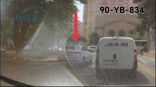 Əks yola çıxıb qabağa düşmək istəyən sürücü maşınların yolunu kəsdi - VİDEO