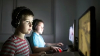 Uşaq neçə saat ekran qarşısında ola bilər? - Yaşa uyğun SAATLAR 