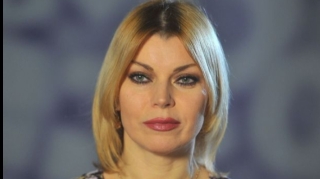 Rusiyalı tanınmış müğənni qəzaya düşdü: vəziyyəti ağırdır    - VİDEO