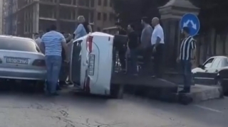 Bakıda “Toyota” aşdı - 10-RT-375   - VİDEO