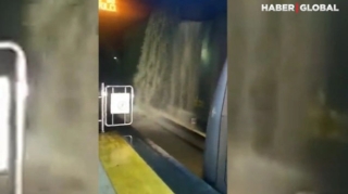 Ankarada metronu sel basdı   - VİDEO