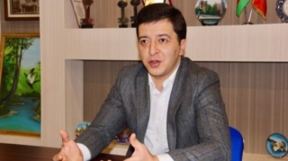 Deputat parlamentdə “Prius”lardan danışdı 