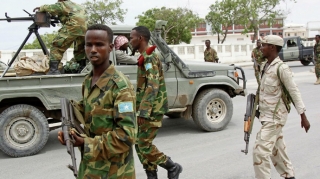 Somalidə iki hərbi bazaya hücum olub, 47 hərbçi ölüb