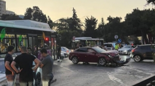 Bakıda zəncirvari qəza: Xəsarət alan var – FOTO 