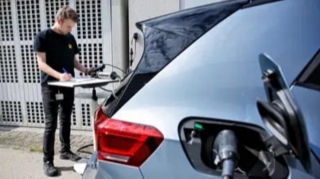 Elektromobilin batareyasını evdən dolduranda enerji itkisi artır – SƏBƏB  