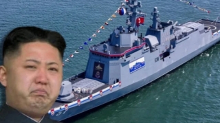 Yeni döyüş gəmisi Kim Çen Inın gözü qarşısında batdı 