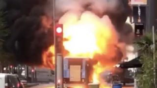 Bu ölkədə elektriklə işləyən iki avtobus partladı, istismar dayandırıldı - FOTO - VİDEO