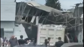 В Гёранбое фура врезалась в магазин: пострадал гражданин Турции - ОБНОВЛЕННЫЙ