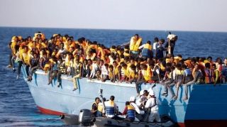 Liviya sahillərində miqrant gəmisi batıb, 74 nəfər ölüb 
