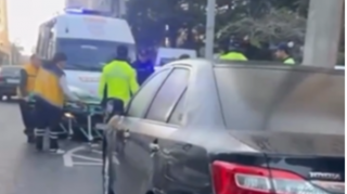 Bakıda 5 avtomobili əzən sürücünün halı pisləşdi; polislər köməyə yetişdi - VİDEO   