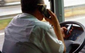 Avtobus sürücüsünün telefonunu oğurladılar