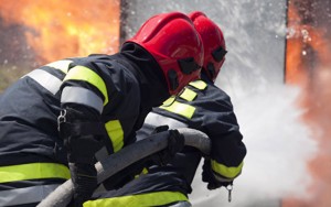 Paytaxtda maşın, Neftçalada ev yanıb