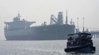 ABŞ Hörmüz boğazından keçən gəmilər üçün sığorta zəmanətini ikiqat bahalaşdırdı 