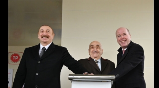 Президент принял участие в церемонии отправки в море опорного блока платформы "Центральный Восточный Азери"  - ФОТО