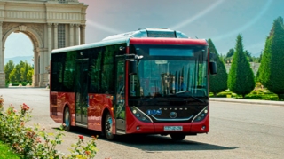 Sərnişin "BakuBus"un avtobusundan yıxıldı - Xəstəxanaya yerləşdirildi 