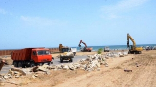 Qanunsuz qum-çınqıl daşıdılar - Polis 4 nəfəri saxladı 