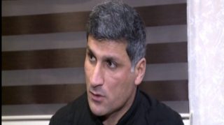 Suraxanıda saxta "polis" tutuldu: maşınından görün nələr çıxdı - VİDEO 