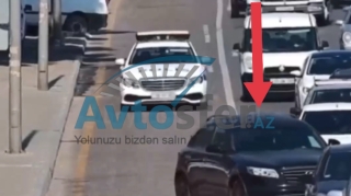 Qayda pozub qabağa düşmək istəyən sürücü yol polisini görüb özünü itirdi   - VİDEO