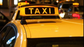 Anasının taksidə qoyub getdiyi uşaq körpələr evinə verildi  - FOTO