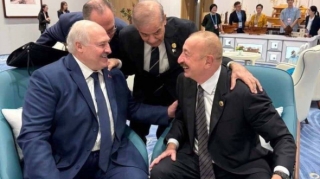 İlham Əliyev Lukaşenko və Şəriflə söhbət apardı - FOTO 