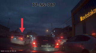 В Баку водитель нарушил правила и выехал на встречную полосу — ВИДЕО 