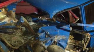 “Jiquli” elektrik dirəyinə çırpıldı – 2 NƏFƏR... 