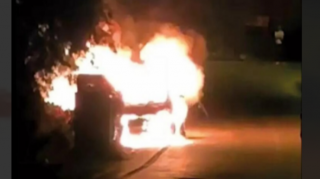 Məşhur aktrisanın maşını alışıb yandı: Oğlu və sevgilisi..   - FOTO