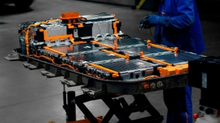 “Tesla”nın bateryasının görüntüləri GÜNDƏM OLDU - VİDEO 