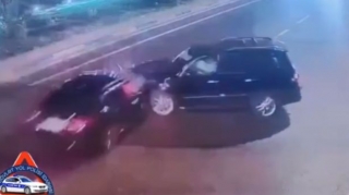 Sumqayıtda DƏHŞƏTLİ QƏZA:  Maşından yerə düşən sərnişin öldü - VİDEO