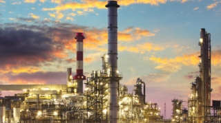 İranda neft emalı zavodunda partlayış oldu 