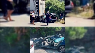 “TIR”ın altına girən “Mercedes”in damı qopdu, 19 yaşlı sürücü öldü   - VİDEO