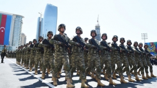Azərbaycan hərbçiləri Moskvaya yola düşüb