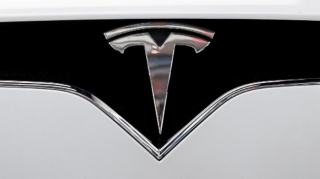 "Tesla" Çində 14 mindən çox avtomobili geri çağırır 