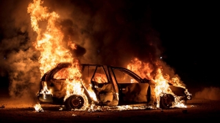 Yevlaxda ev və avtomobil yanıb 