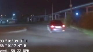 Yeniyetmə sürət həddini aşıb tabe olmadı; polis atəş açıb saxladı - VİDEO 