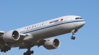 Pekinə təyyarə reyslərinin sayı azaldılır