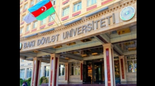 BDU-dan bayrağa hörmətsizlik edən tələbə ilə bağlı AÇIQLAMA 