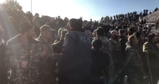 İşğalçıların məzarlarını ziyarət etmək istəyən Paşinyan qəbiristanlığa buraxılmadı - VİDEO 