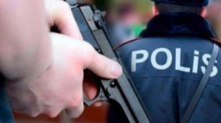 Polis ehtiyatsızlıqdan özünü güllələdi 