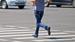 Göygöldə avtomobil piyadanı vuraraq öldürüb