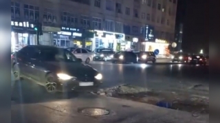 В Хырдалане разрыли дорогу и устроили водителям "сюрприз" -  ВИДЕО 