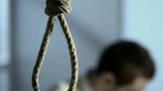 Gəncədə 29 yaşlı kişi özünü asdı 