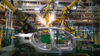 "Renault" çip çatışmazlığına görə istehsalın kəskin azalacağını gözləyir